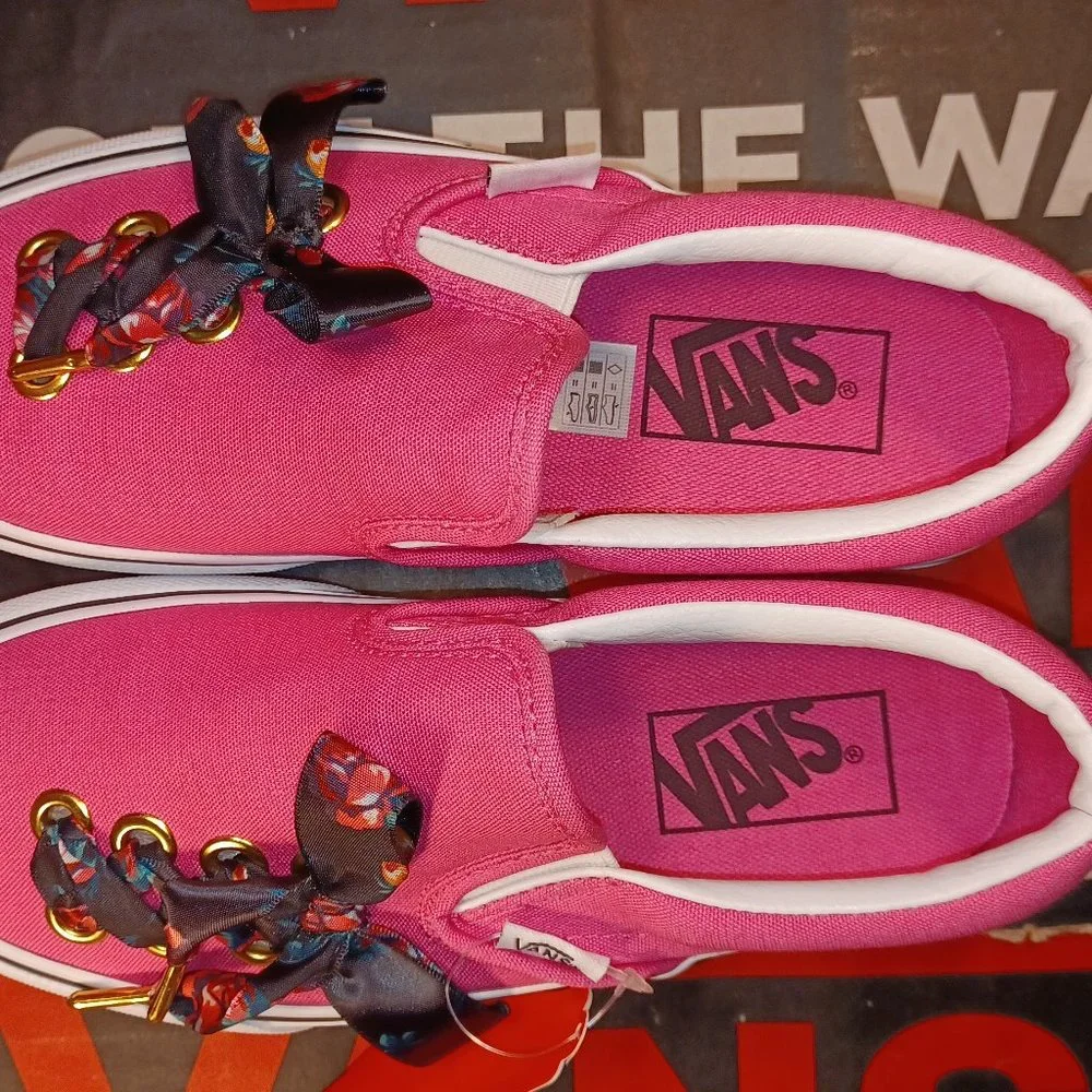 Vans Classic Slip-On P Women’s 5 Pink/Black Oversized Lace Carmine VN0A3…